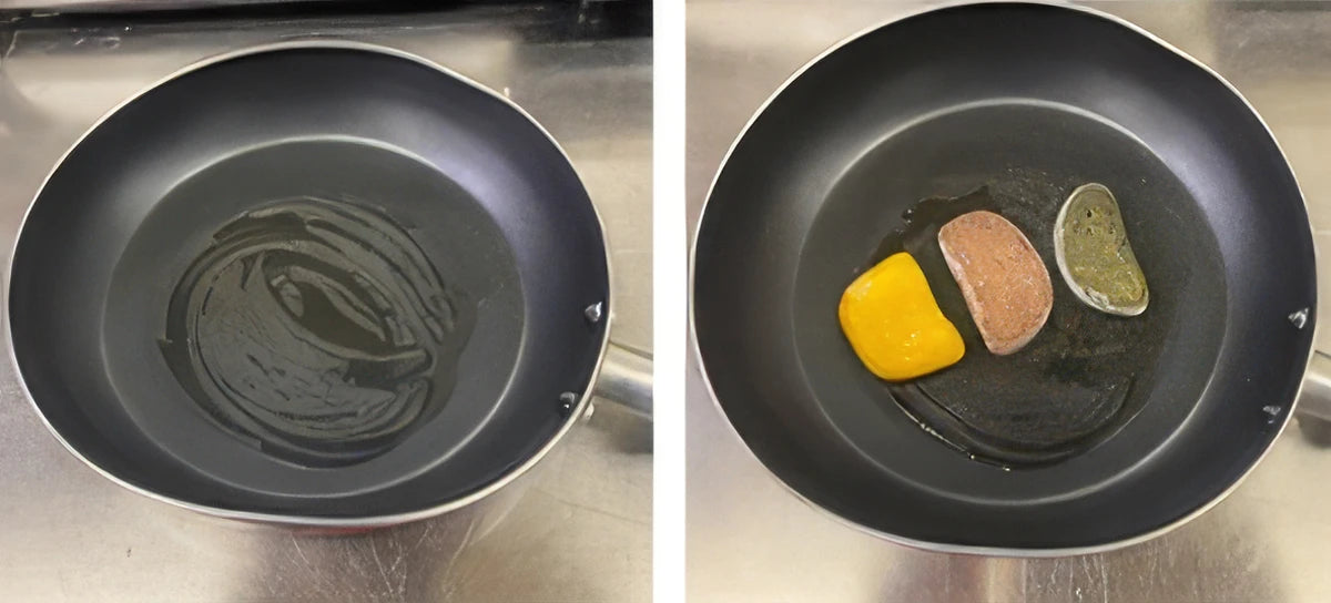 フライパンにかんころ餅を並べる